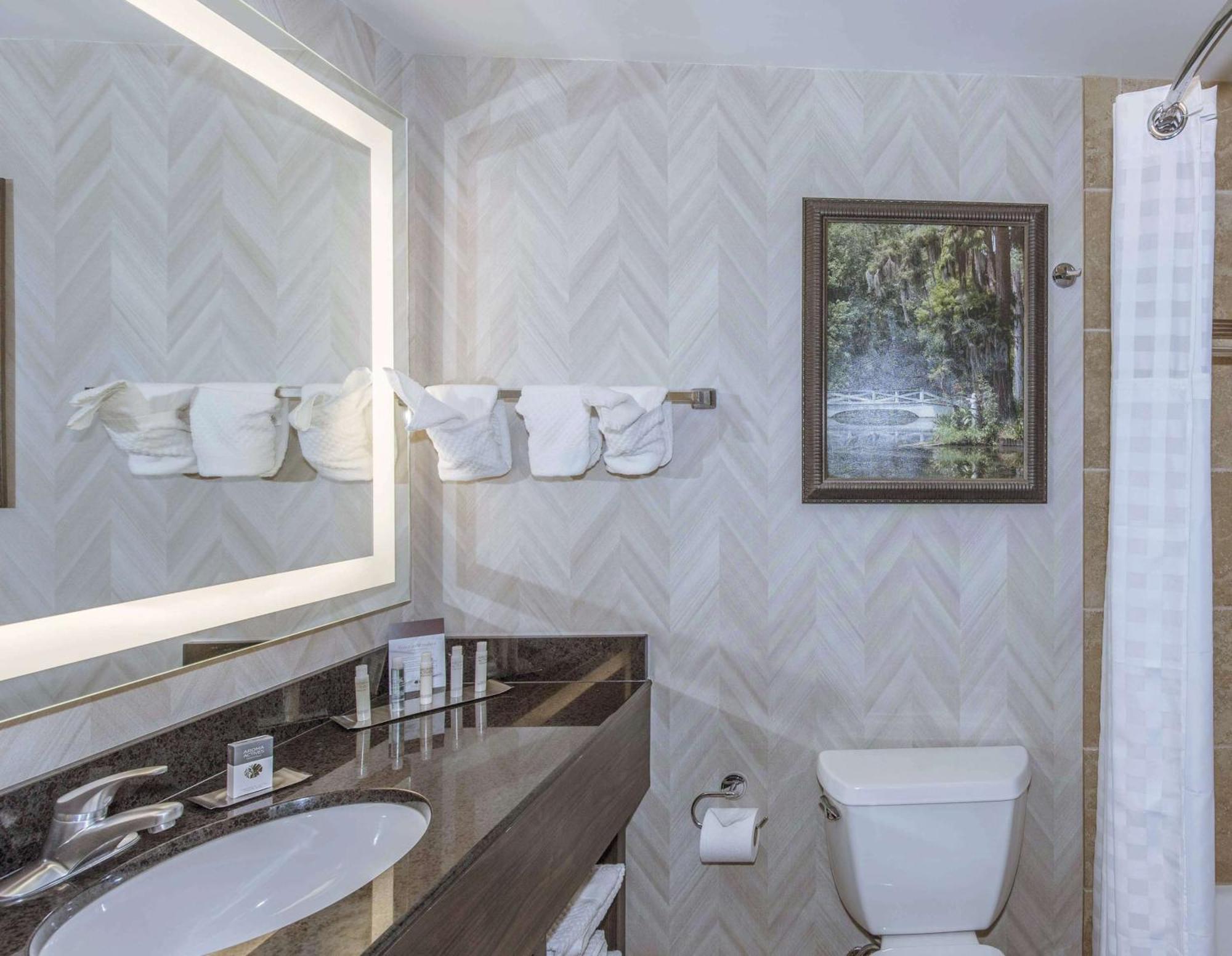 מלון Doubletree By Hilton North Charleston - Convention Center מראה חיצוני תמונה