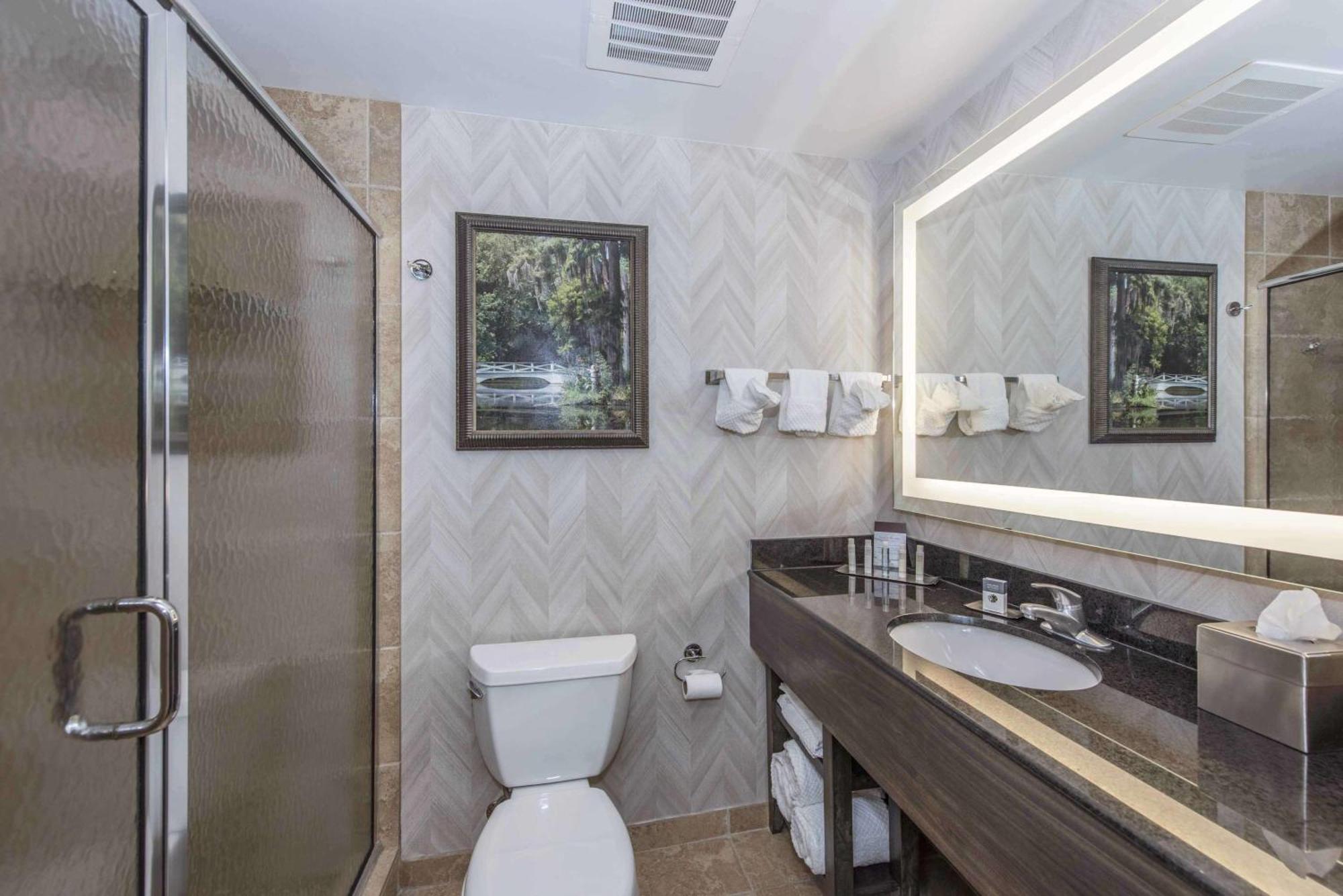 מלון Doubletree By Hilton North Charleston - Convention Center מראה חיצוני תמונה