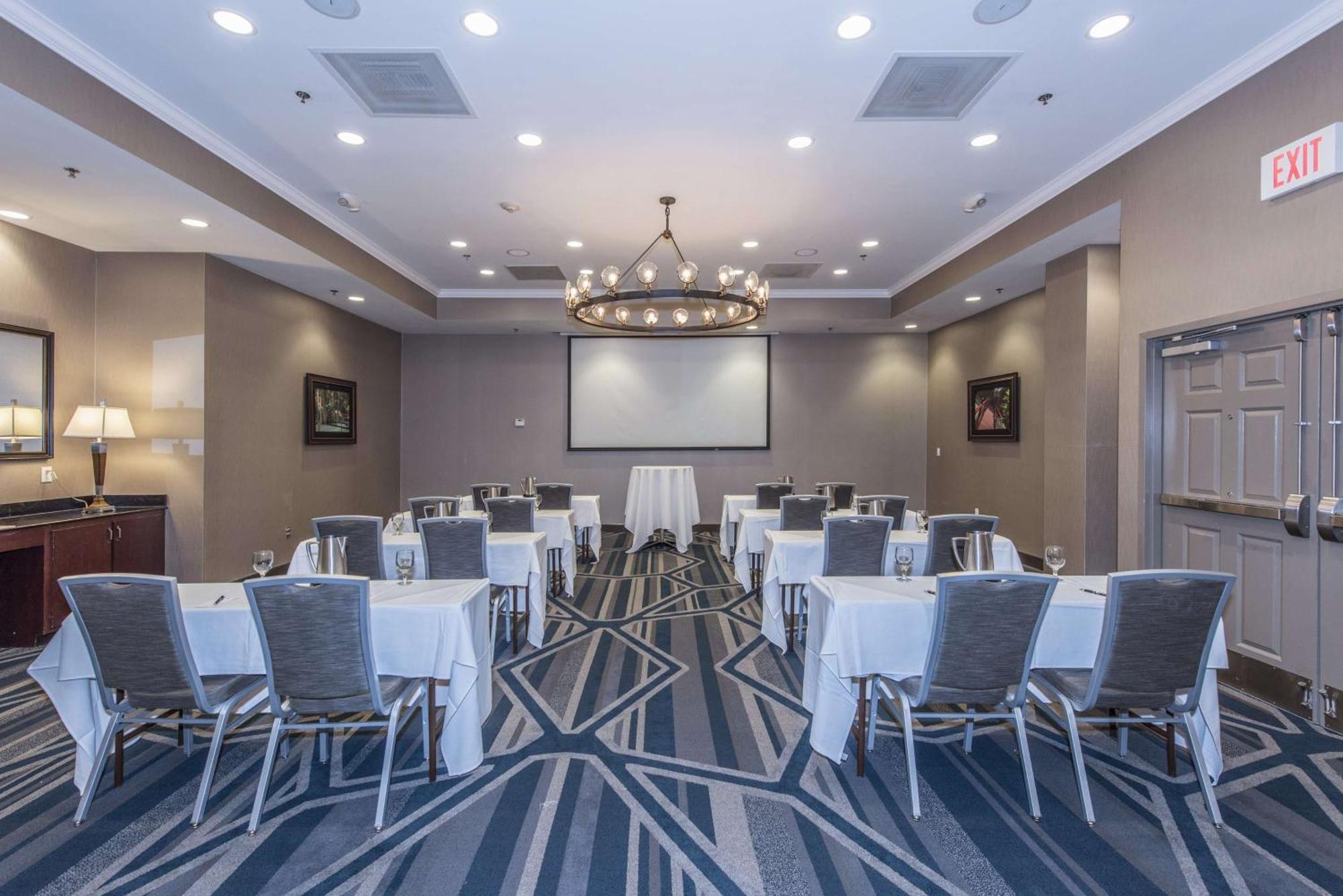 מלון Doubletree By Hilton North Charleston - Convention Center מראה חיצוני תמונה